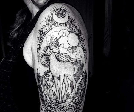 点线大臂独角兽纹身图案