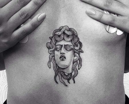 点线腹部美杜莎纹身图案