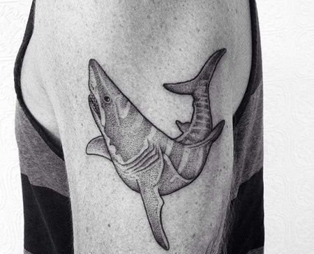 点刺大臂鲨鱼纹身图案