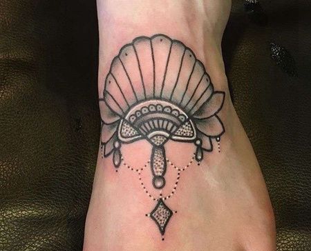 Old School脚背贝壳纹身图案