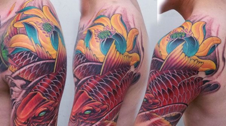 红色锦鲤荷花纹身图案