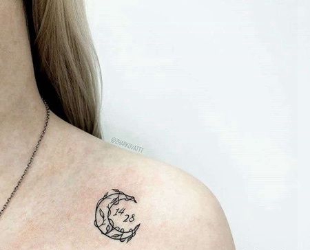 线条锁骨月亮纹身图案