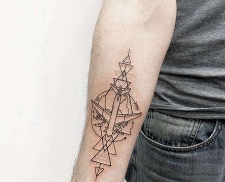 线条小臂地球仪飞机纹身图案