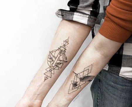 几何小臂飞机蜂鸟纹身图案