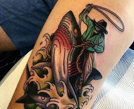 Old School大腿鲨鱼骷髅纹身图案