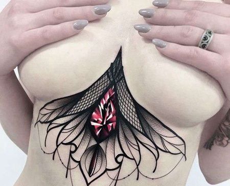 胸下宝石纹身图案