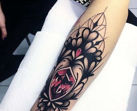 小臂宝石纹身图案