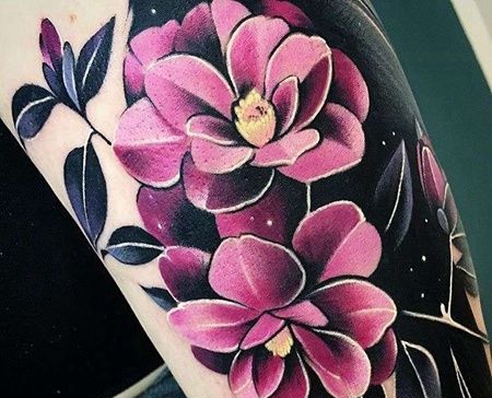 New School大腿花卉纹身图案