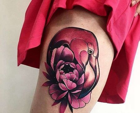 New School大腿火烈鸟玫瑰纹身图案