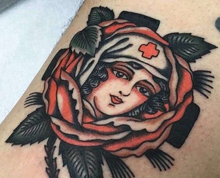 New School大腿玫瑰女护士纹身图案
