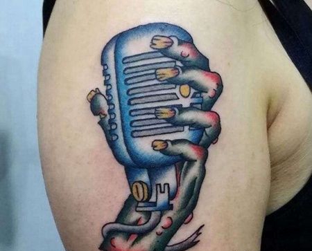 Old School大臂手麦克风纹身图案