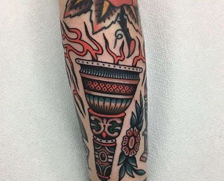 Old School小臂火炬纹身图案