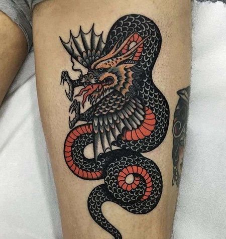 Old School大腿龙纹身图案