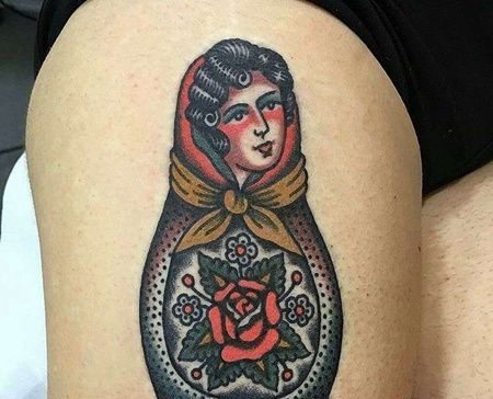 Old School大腿不倒翁纹身图案