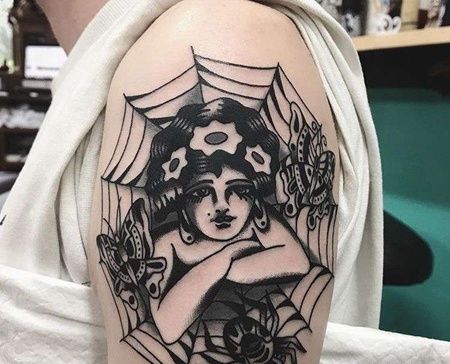 Old School大臂女人蜘蛛纹身图案