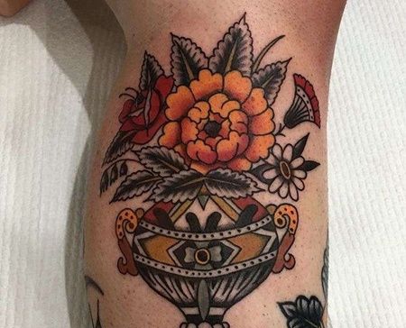 Old School小腿女人花瓶纹身图案