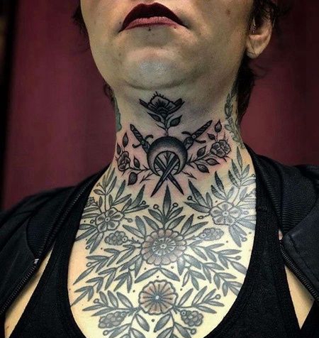 Old School脖子月亮纹身图案