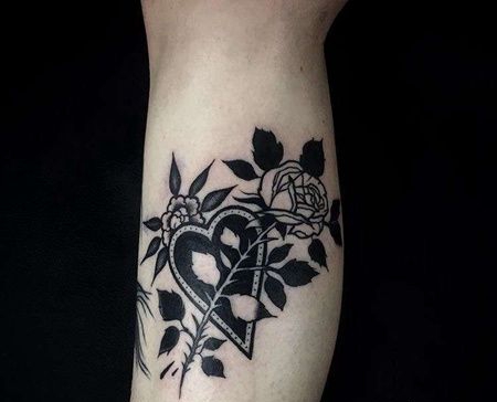 Old School小腿心玫瑰纹身图案