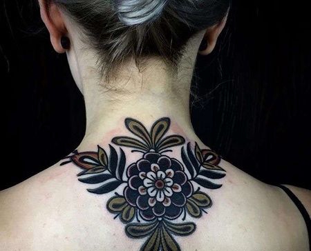 Old School后背花卉纹身图案