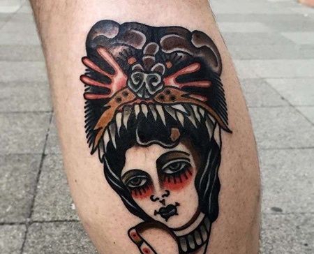 Old School小腿女人熊纹身图案