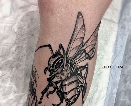 New School小腿蜜蜂纹身图案