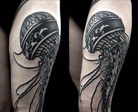 New School大腿水母纹身图案