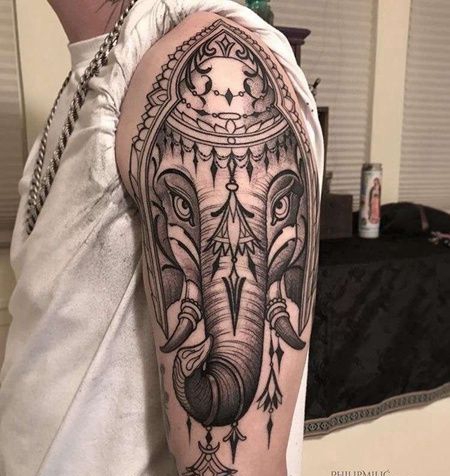 大臂大象纹身图案