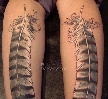 New School大腿羽毛纹身图案