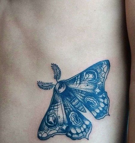 Old School侧腰蛾子纹身图案