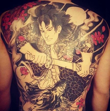 日式后背武士老虎纹身图案