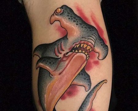 New School小腿锤头鲨纹身图案