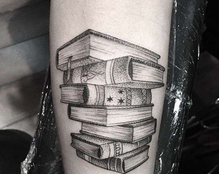 点刺小臂书纹身图案