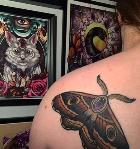 New School后肩蛾子纹身图案