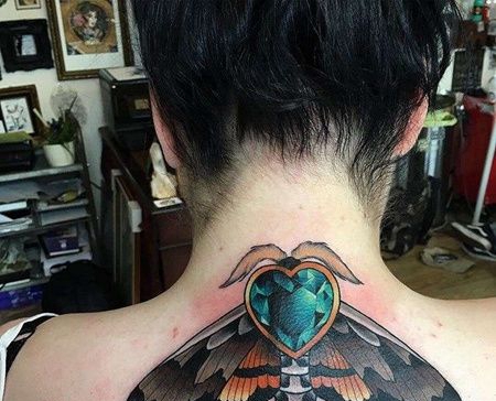 New School后颈蛾子纹身图案