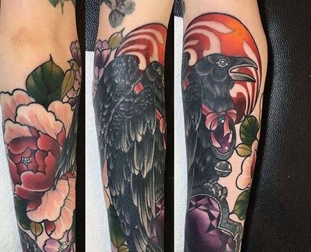 New School小臂乌鸦牡丹纹身图案