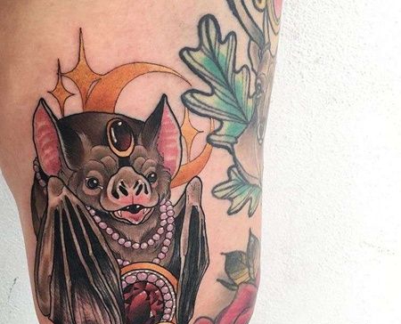 New School大腿蝙蝠纹身图案