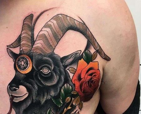 New School前胸羊玫瑰纹身图案