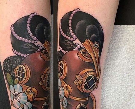 New School小腿天鹅纹身图案