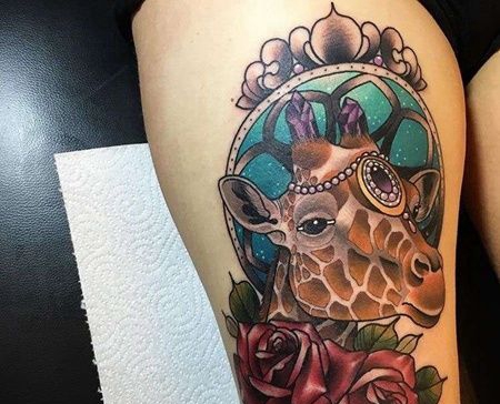 New School大腿长颈鹿玫瑰纹身图案