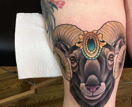 New School大腿羊纹身图案