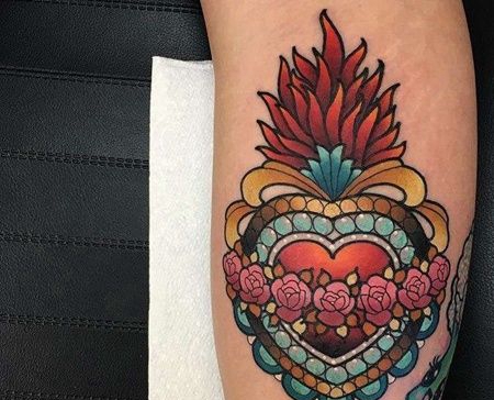 New School小腿心玫瑰纹身图案