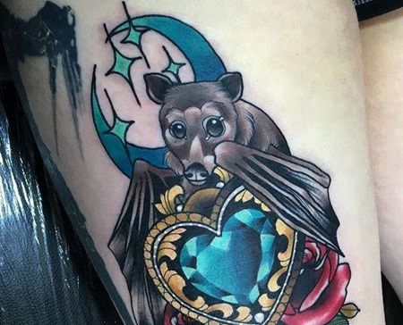 New School大腿蝙蝠宝石玫瑰纹身图案