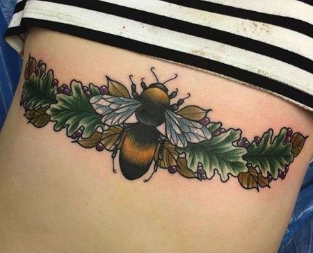 New School腹部蜜蜂纹身图案