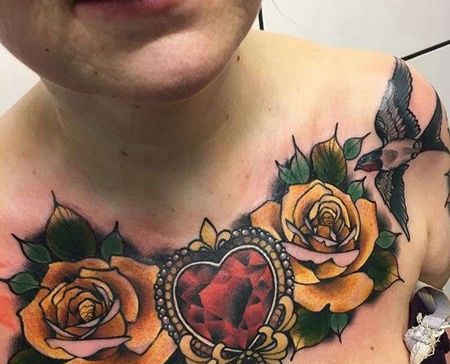 New School前胸玫瑰宝石纹身图案