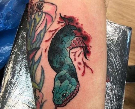 New School小臂蛇纹身图案