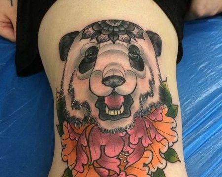 New School大腿熊猫牡丹纹身图案