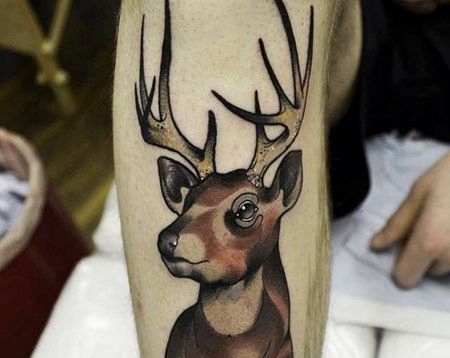 New School大臂鹿纹身图案