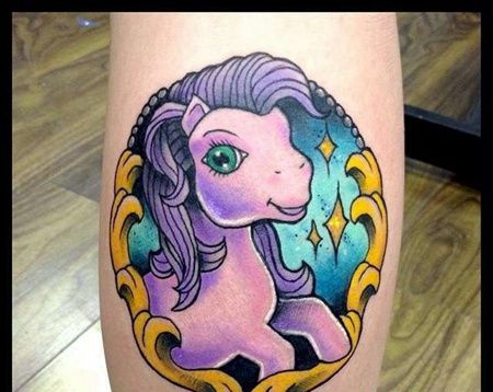 New School小腿马纹身图案