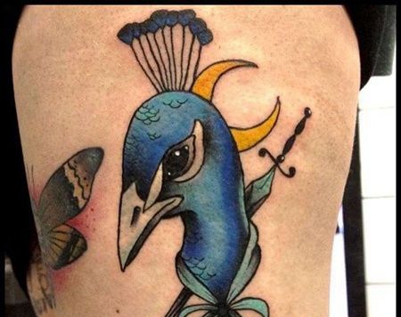 New School大腿孔雀纹身图案