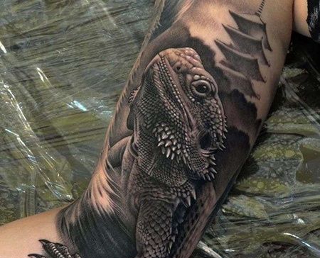 写实大臂蜥蜴纹身图案